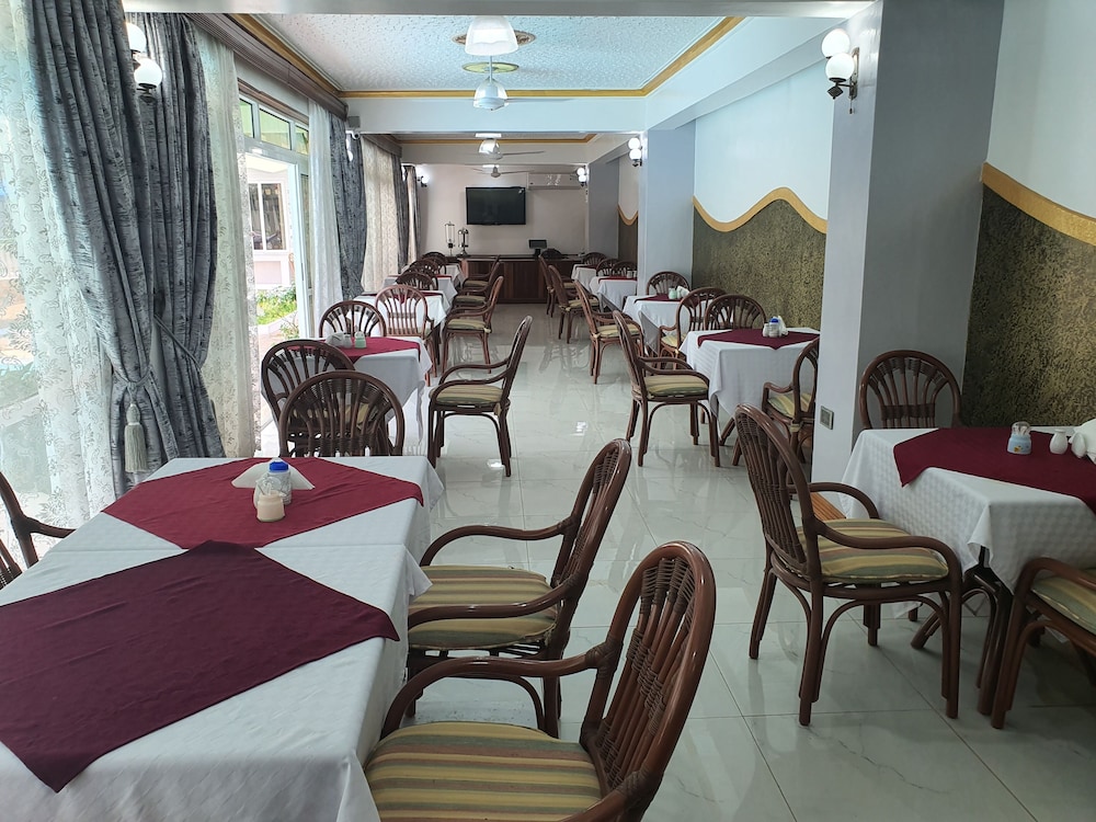 Prestige Leisure Hotel 32/50