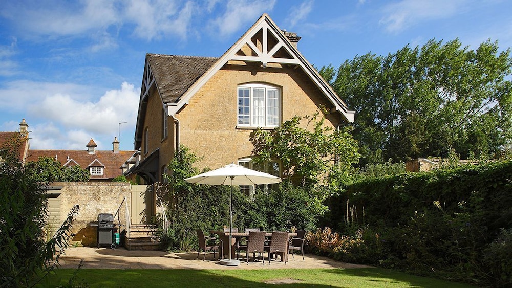 Goodwood Cottage 1/23
