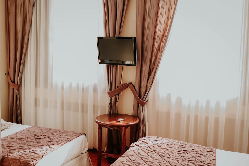 Hotel Crystal 24/69