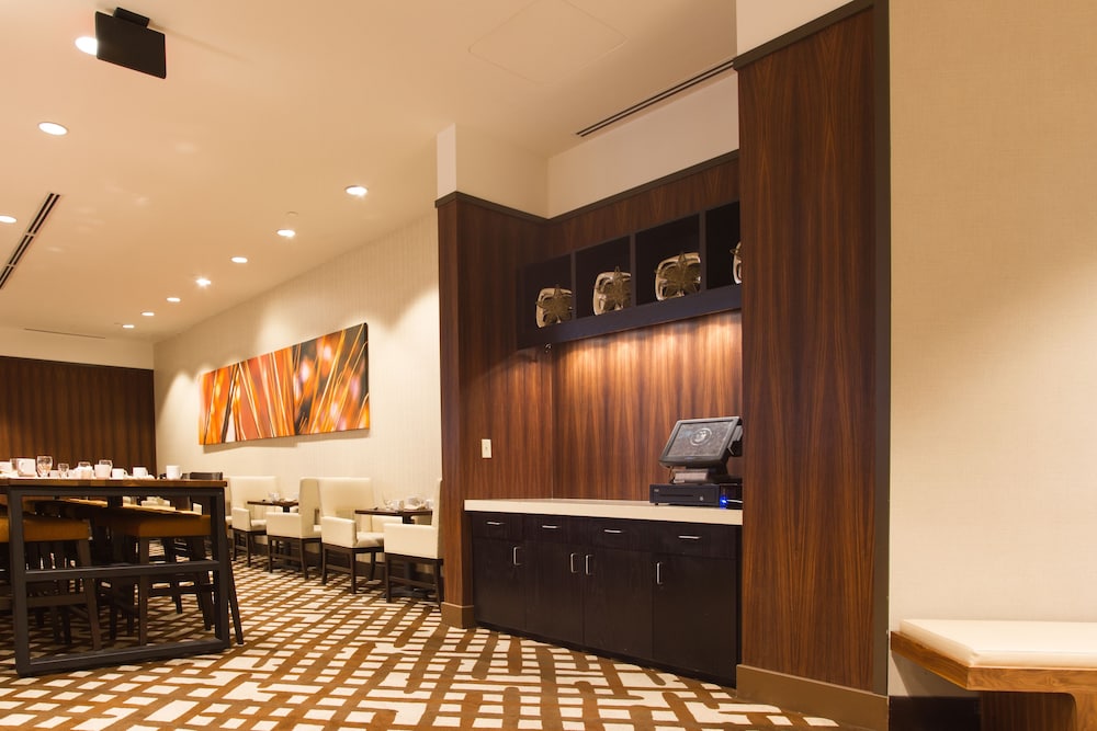 Hilton Albany 30/80