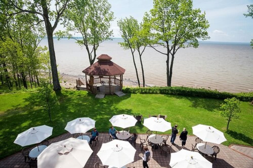 L Auberge Du Lac St Pierre 42/50