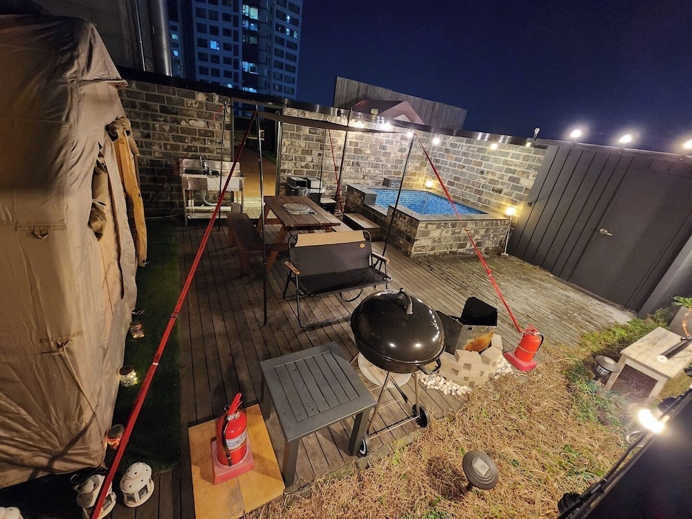 Hotel 498 34/42