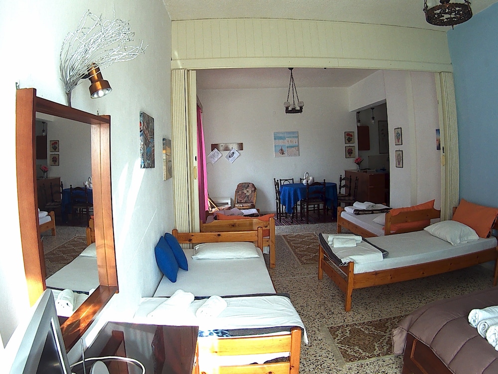 Eri Studios 28/50