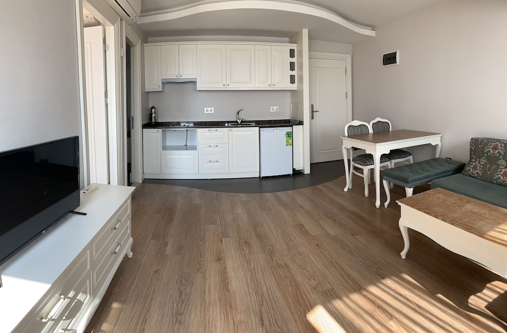 Daphne Residence 65/79