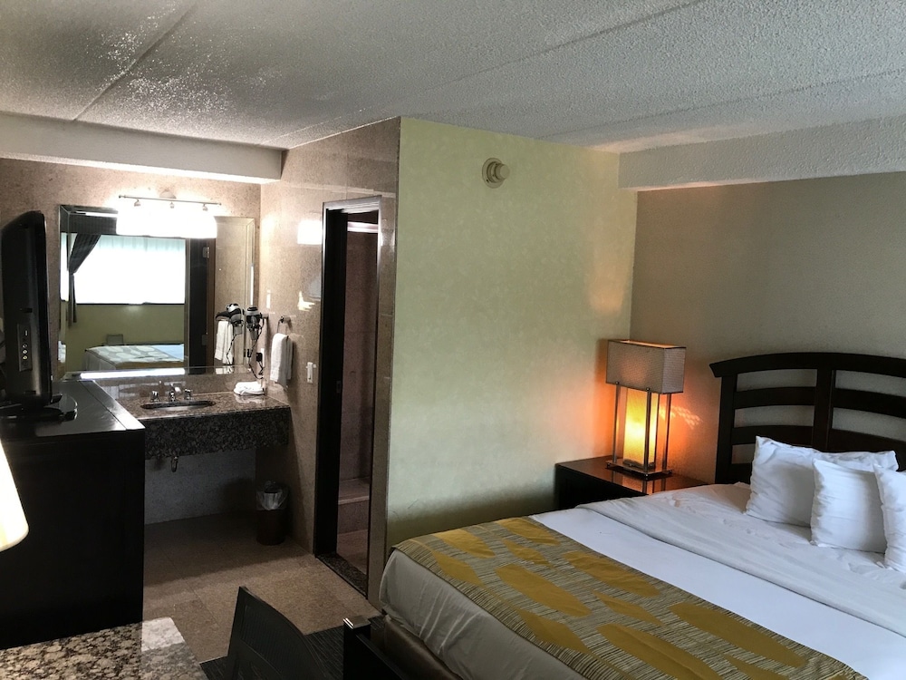 Marvin Apos S Garden Inn 9/47