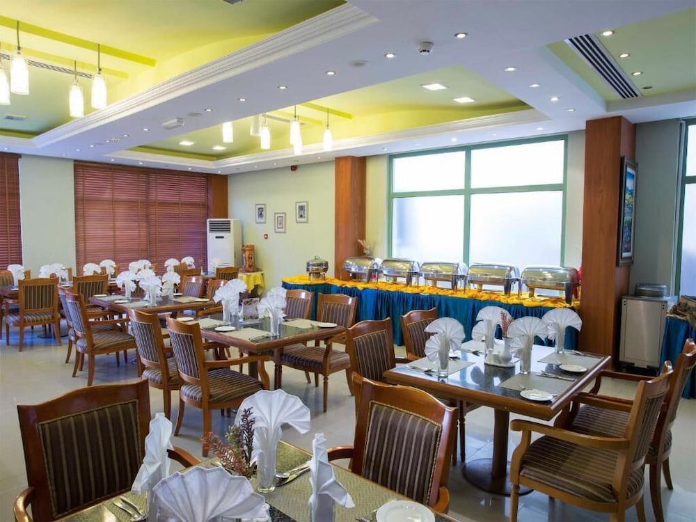 Safeer Plaza Hotel 44/50