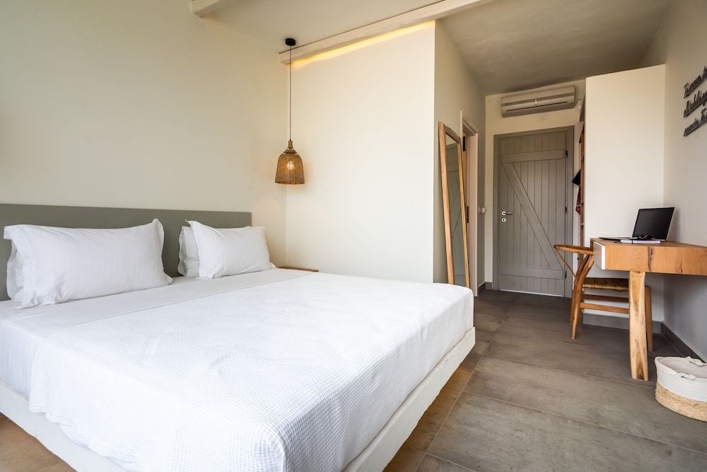 Milos Achivadolimni Hotel Bungalows And Camping Caravan Park 8/50