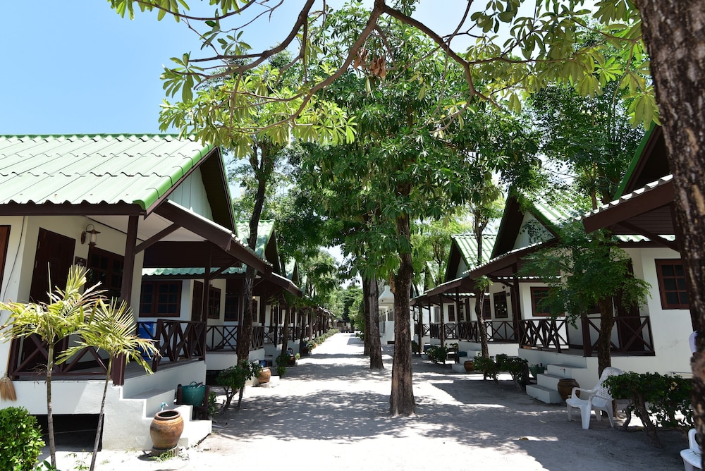 Varin Beach Resort 15/75