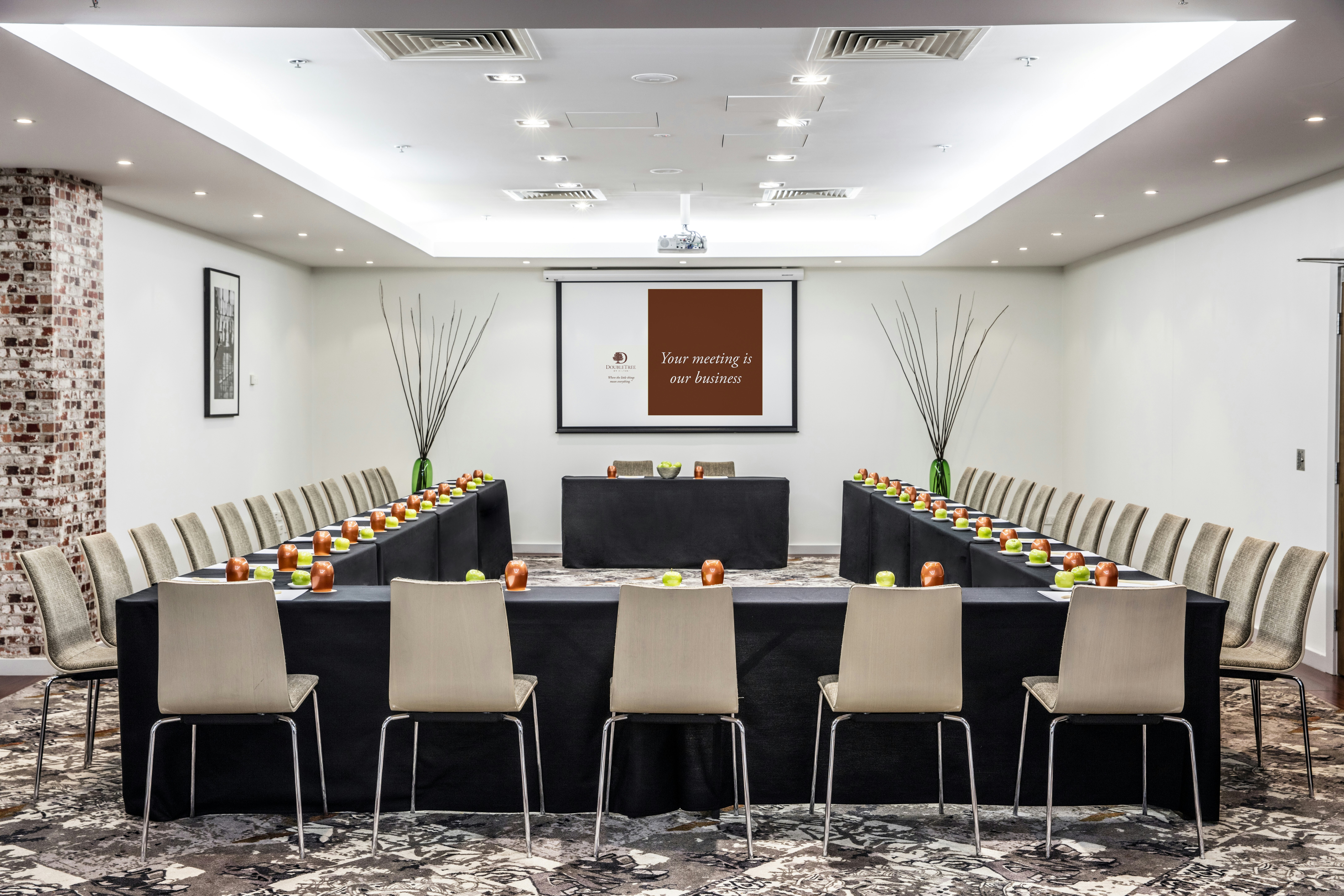 DoubleTree by Hilton Hotel Melbourne - Flinders Street 18/19