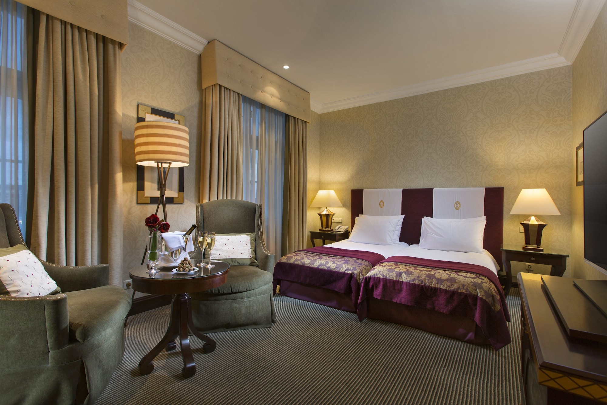 SUPERIOR, TWIN BEDS