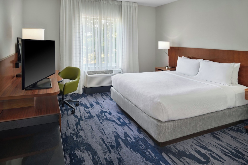 Fairfield Inn And Suites By Marriott Charlotte Airport 18/100
