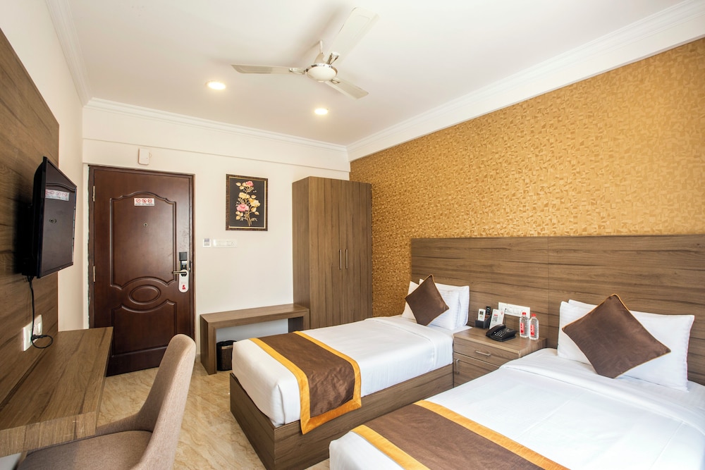 ECKO Sterling Inn Bangalore International Airport 24/51