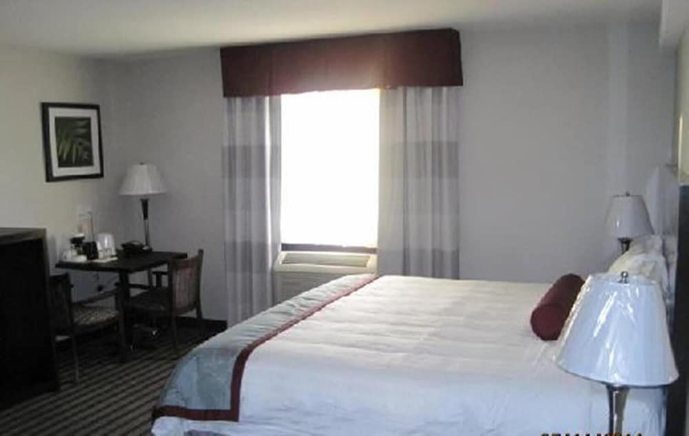 Super 8 By Wyndham Saskatoon Near Downtown 19/46