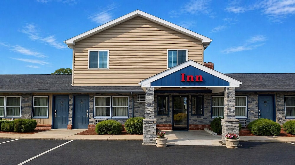 QUIET CORNER INN 41/53