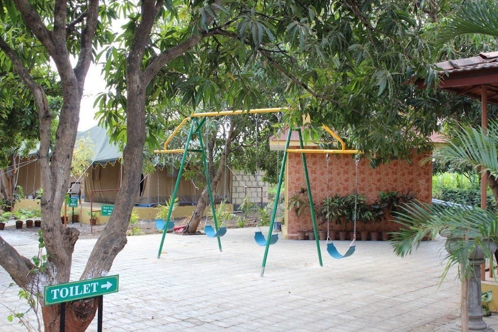 Gir Jungle Lodge 4/38