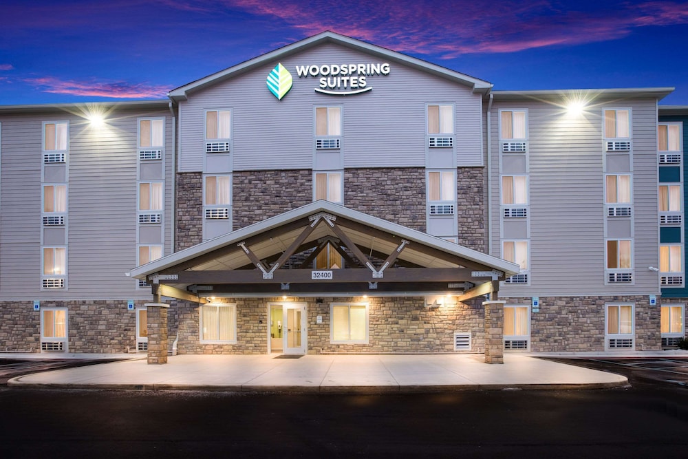 WoodSpring Suites Detroit Madison Heights 2/22