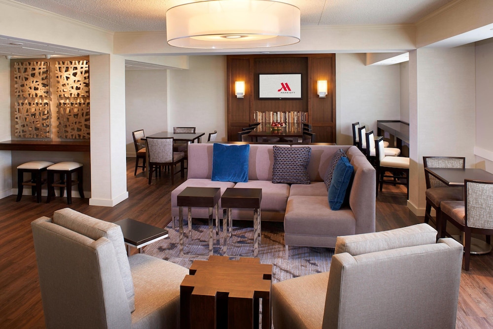 Detroit Metro Airport Marriott 25/47
