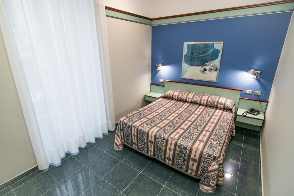 Le Petit Hotel 18/59