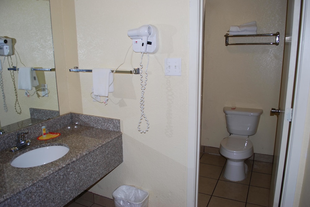 Econo Lodge San Marcos University Area 20/31