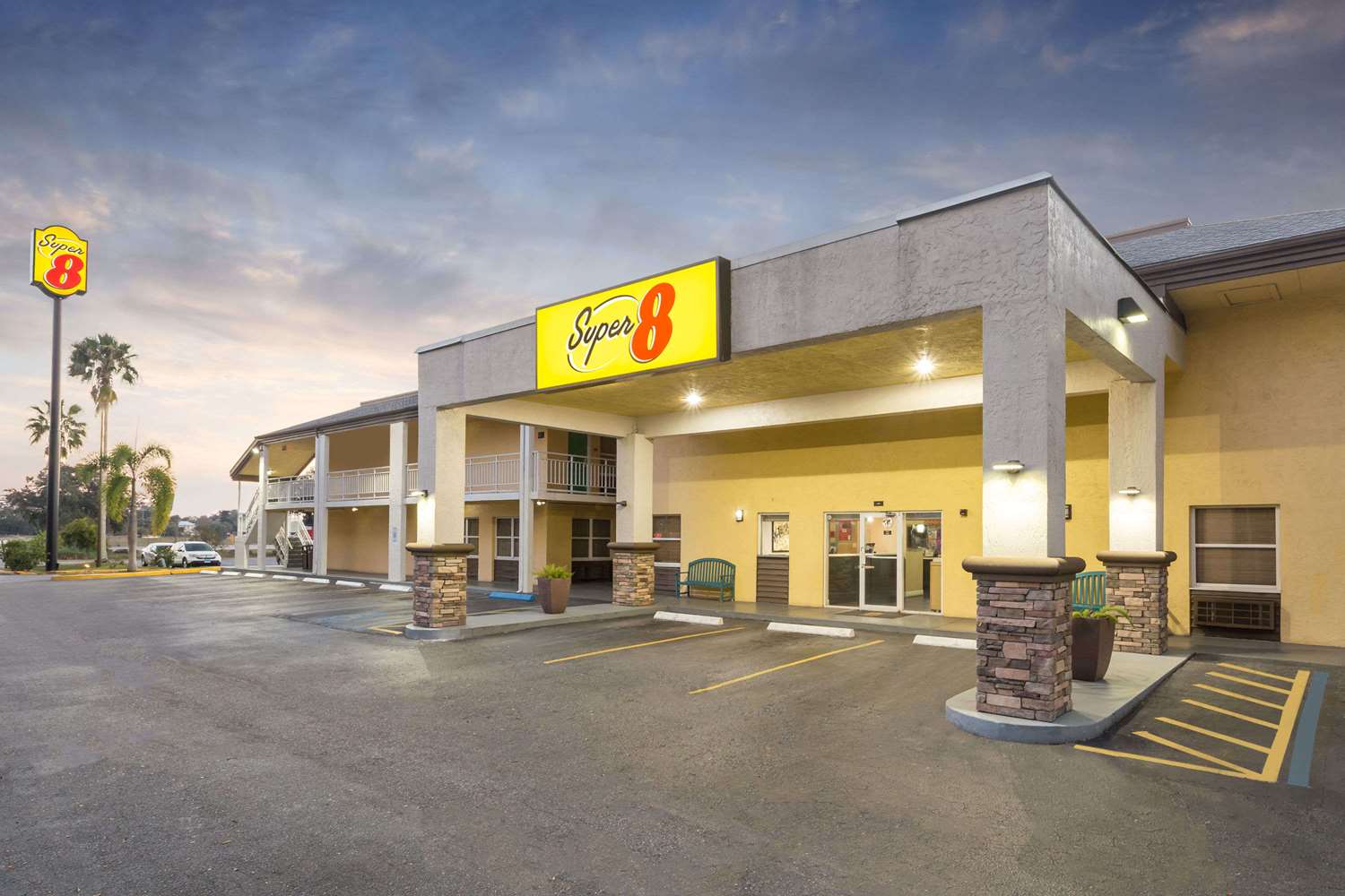 Super 8 by Wyndham Ellenton Bradenton Area 27/29