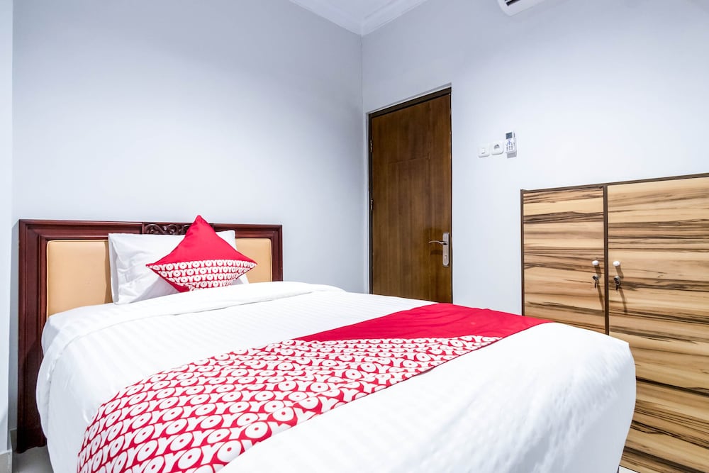 OYO 283 Helvetia Residence 30/56