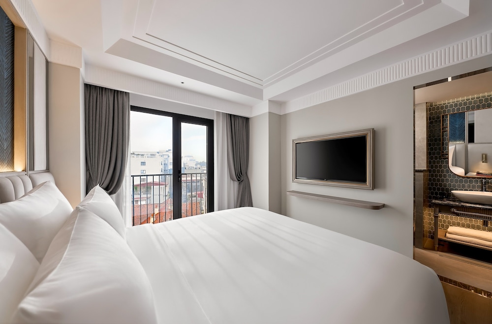 غرفة تنفيذية بسرير كينج، La Siesta Premium Lakeside 1/5