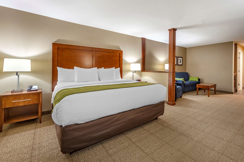 Comfort Inn and Suites Avera Southwest Sioux Falls SD 10/37