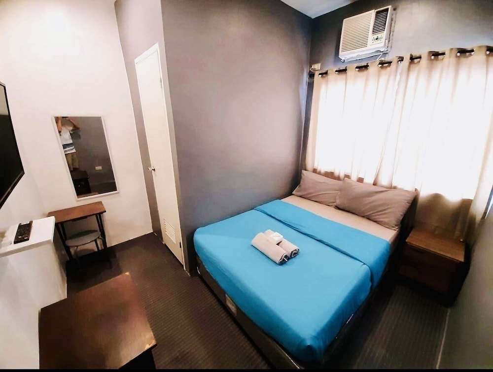 Hometown Hotel Bacolod - Lacson 35/74