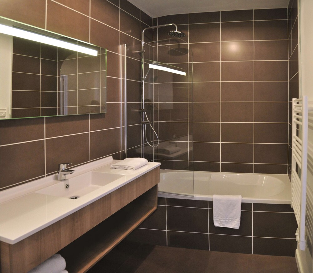 Golden Tulip Pornic 49/50
