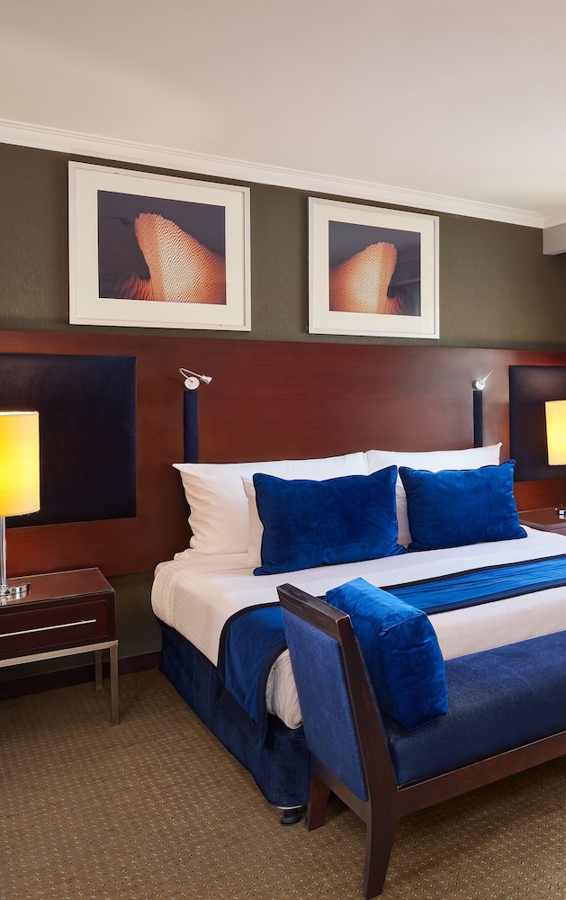 EXECUTIVE, LOUNGE ACCESS