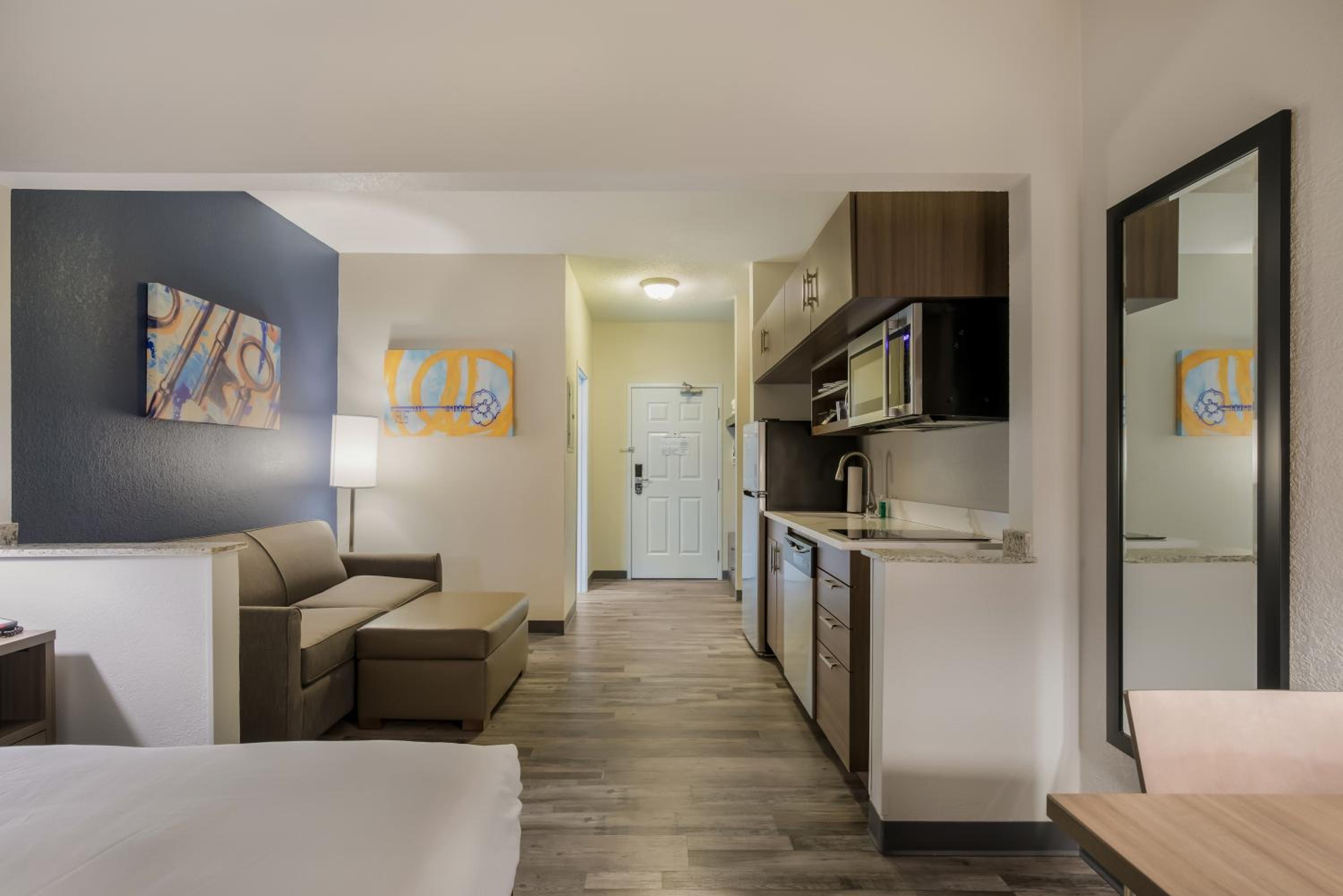 Efficiency, Suite, Queen Bed, Sofa، MainStay Suites Joliet I-55 4/4