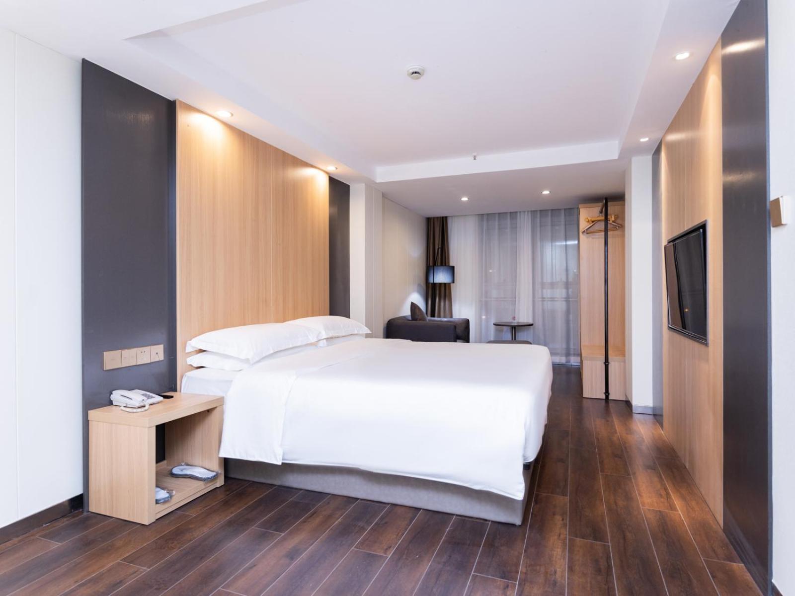 DELUXE, SUITE