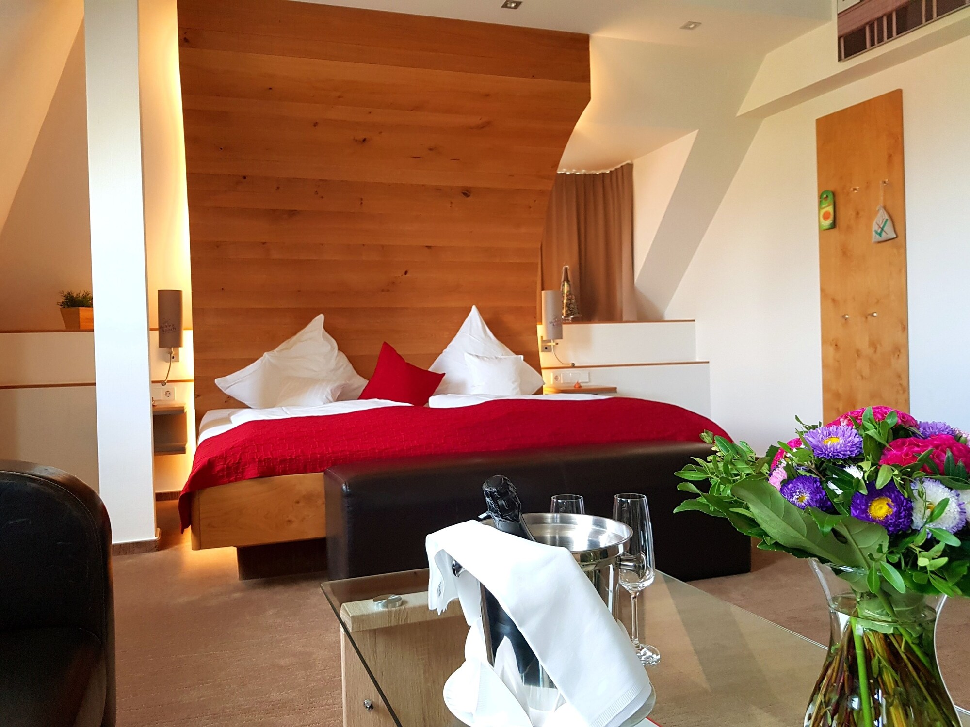 JUNIOR SUITE, CATHEDRAL VIEW