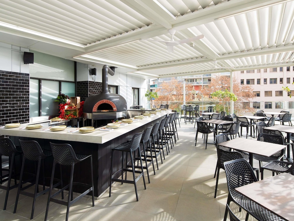 Mercure Sydney 53/67