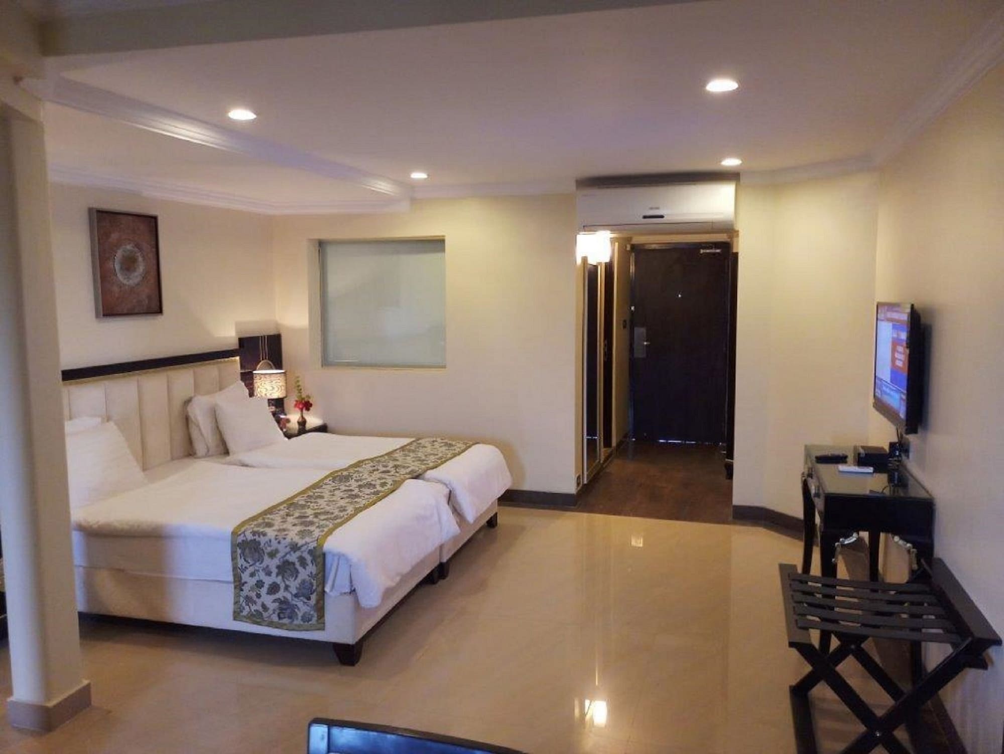 غرفة كلاسيكية بسرير كوين، Sterling Mount Abu 4/9