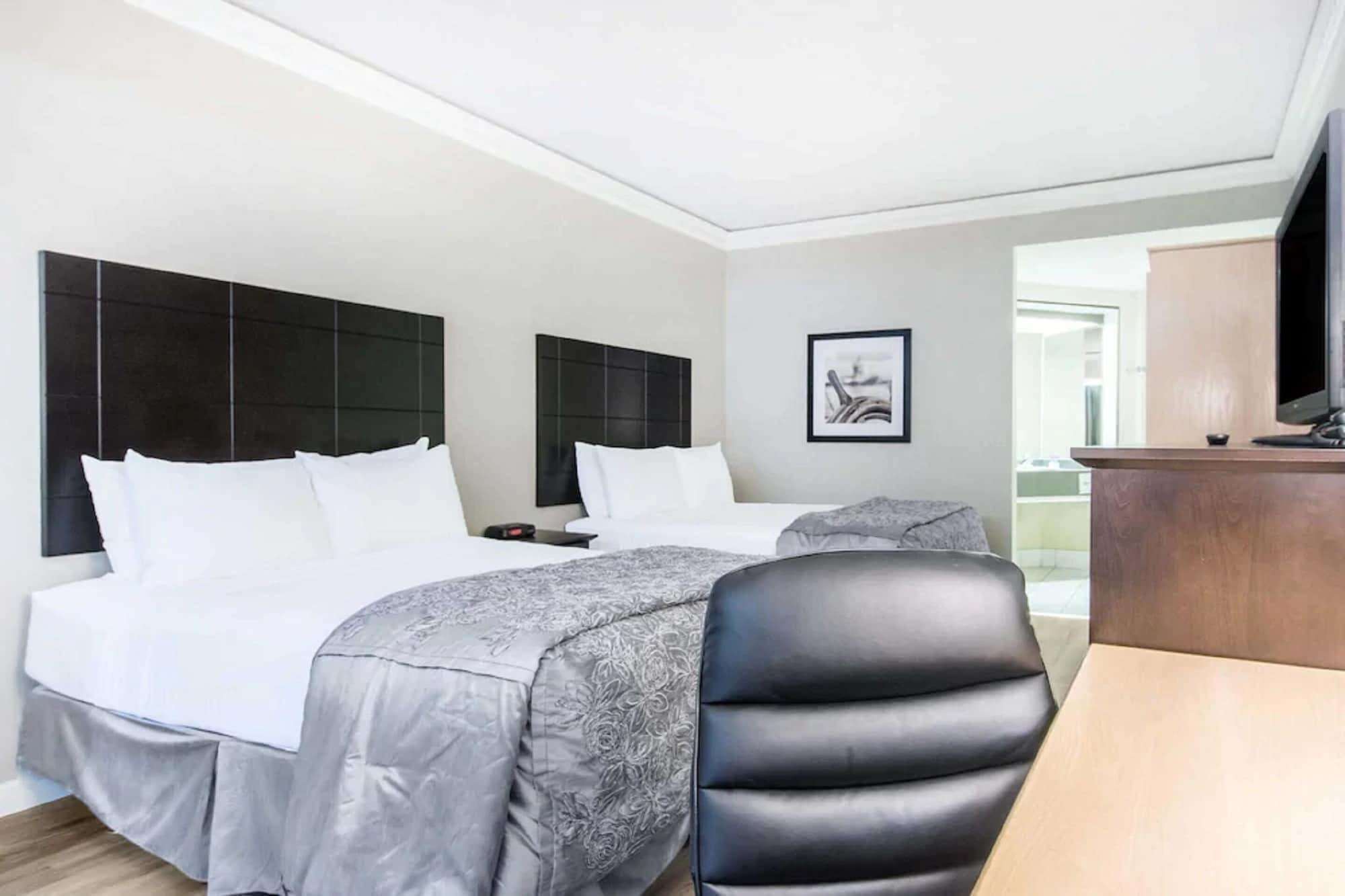 غرفة بسريرين كوين، Travelodge by Wyndham Trois-Rivieres 7/7
