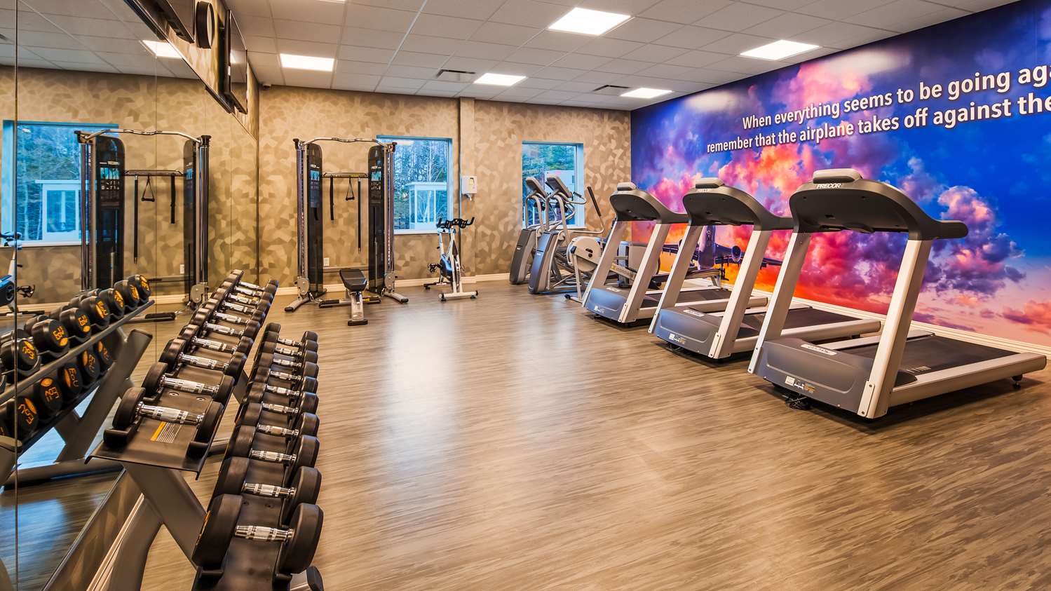 Best Western Plus St. John s Airport Hotel and Suites 23/36