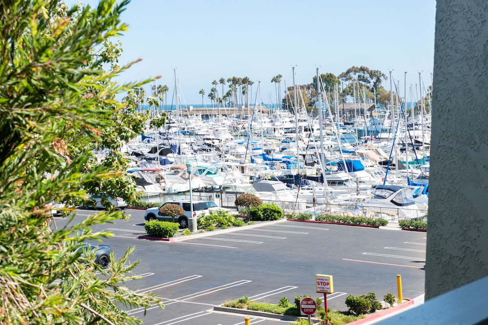 Dana Point Marina Inn 40/51