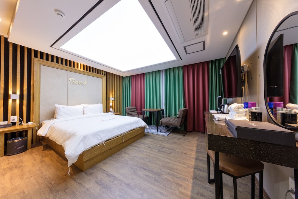 Stay 1 Hotel 22/49
