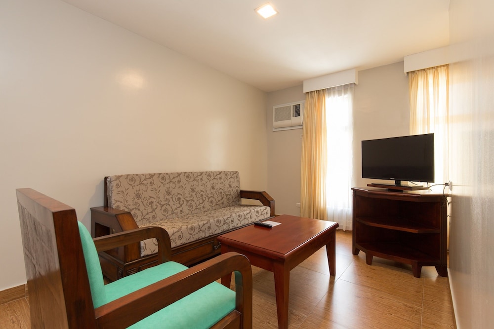 Mj Hotel and Suites 18/35