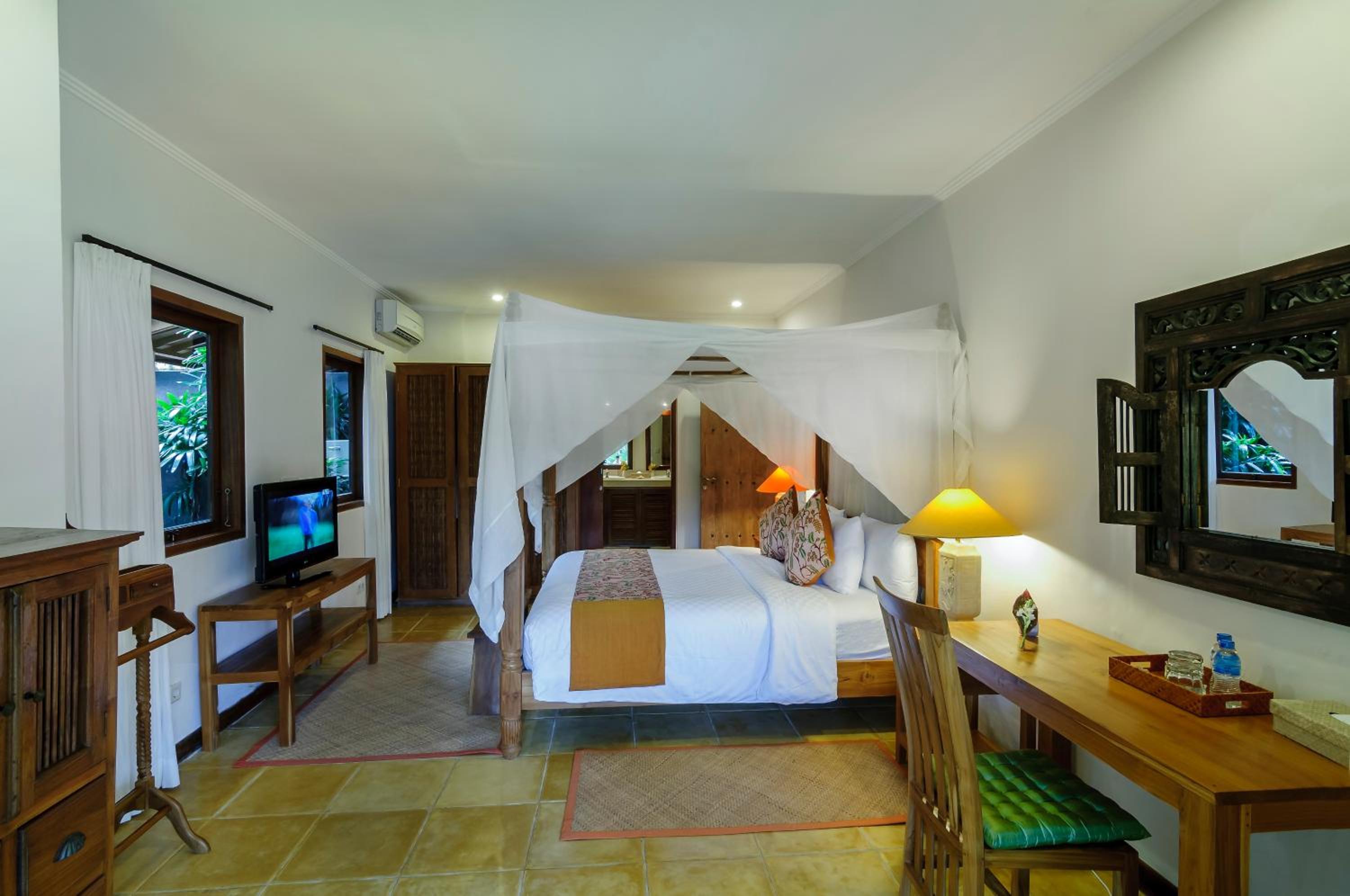 3 Bedrooms, Pool, Villa