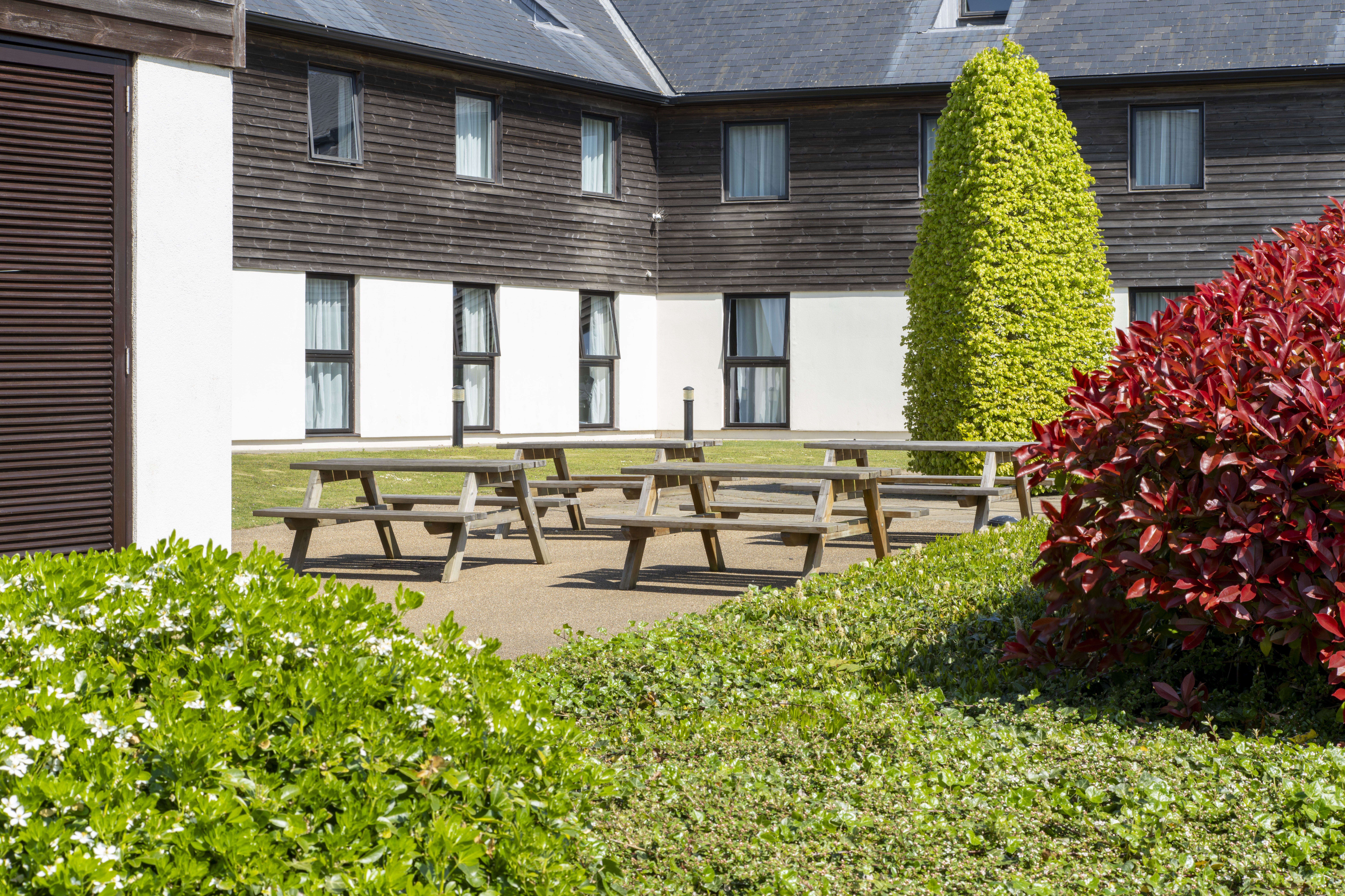 Holiday Inn Express London Epsom Downs 66/69