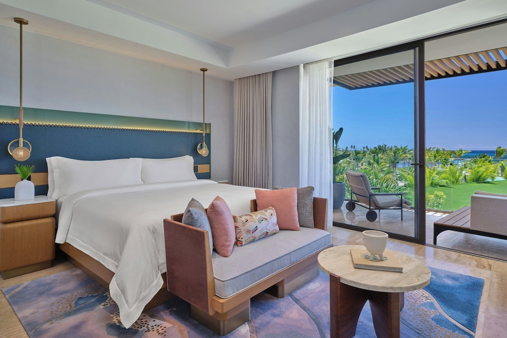 1 Bedroom, Suite, King Bed, Resort View