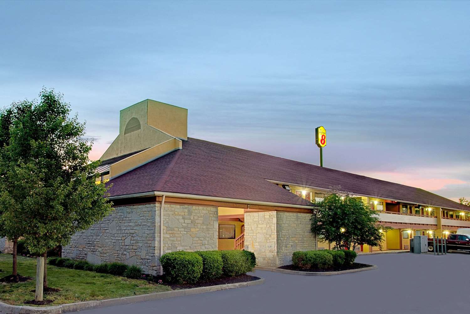 Super 8 by Wyndham Cincinnati/Springdale OH 1/17