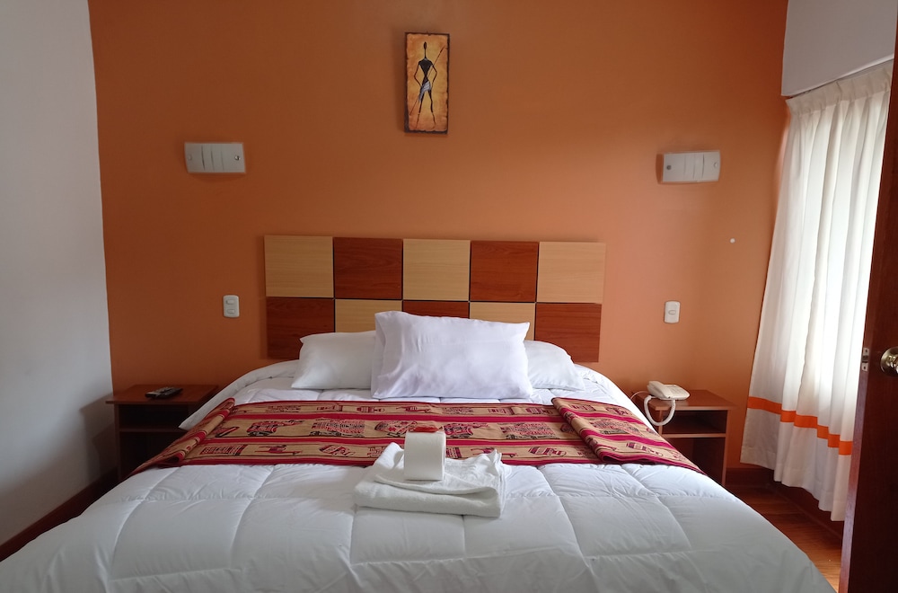 ROOM, DOUBLE BED