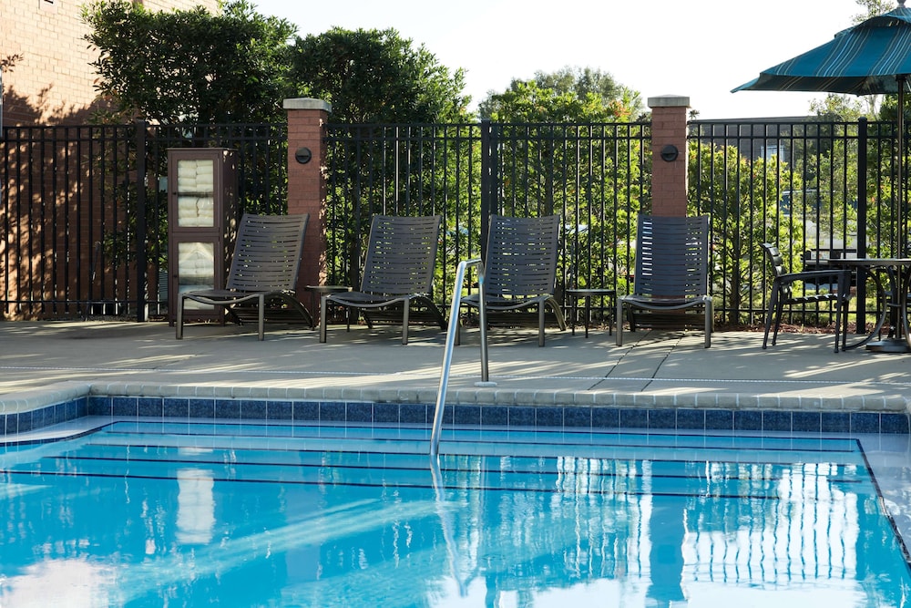 Hyatt Place Jacksonville Airport 7/45