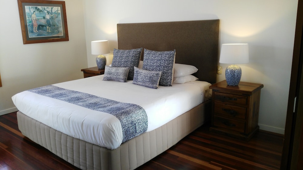 South Pacific Resort 27/78