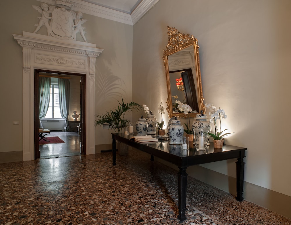 Al Palazzo Del Marchese Di Camugliano 62/76