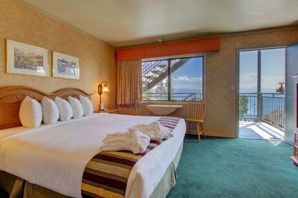 Pepper Tree Inn 15/35