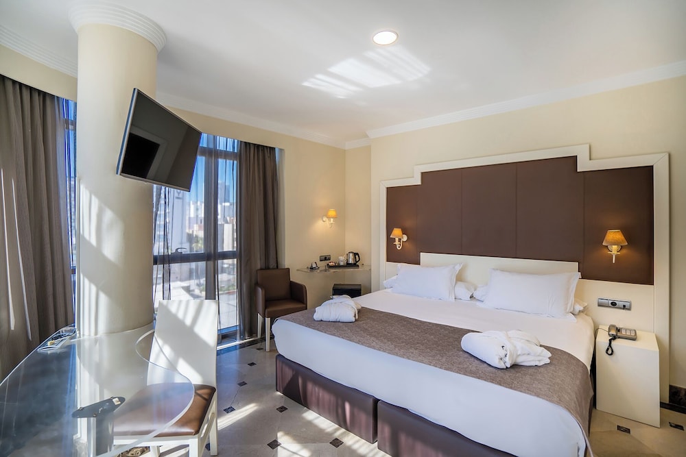 Hotel Spa Cadiz Plaza 18/70